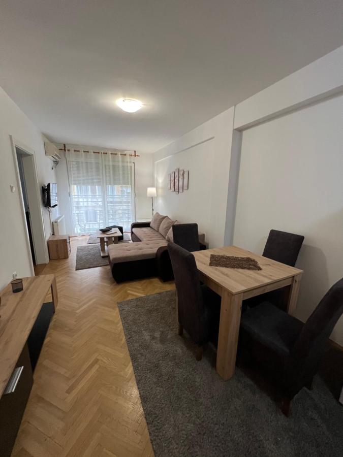 Apartment Dostojevski Novi Sad Exterior foto